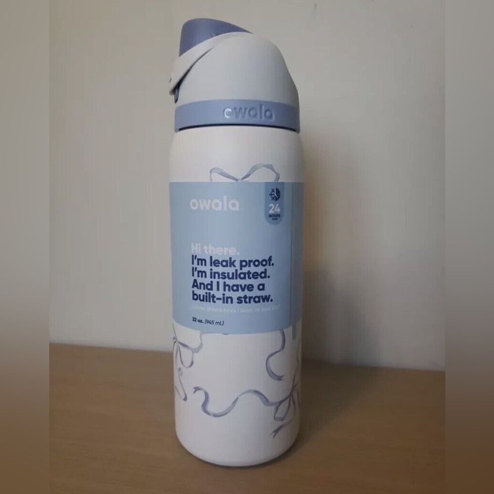 Urban Outfitters x owala exclusive! Color: tied and true!  32oz !